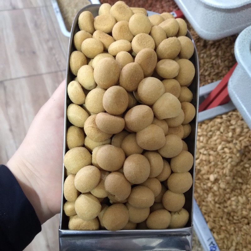 حاجی بادوم ریز  خوشطعم و محبوب کودکان (نیم کیلو) حاجی بادام