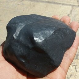 سنگ غولپیکر اونیکس ساب خورده معدنی 100 در 100 طبیعی شاهکار خلقت با قابلیت ساخت چندین نگین خاص
کد 9743