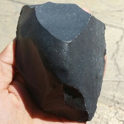 سنگ غولپیکر اونیکس ساب خورده معدنی 100 در 100 طبیعی کیفیت درجه یک شاهکار خلقت با قابلیت ساخت چندین نگین خاص
کد 9757