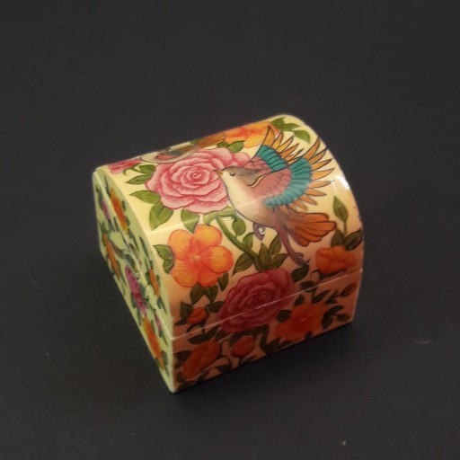 نقاشی روی جعبه استخوان شتر طرح گل و مرغ