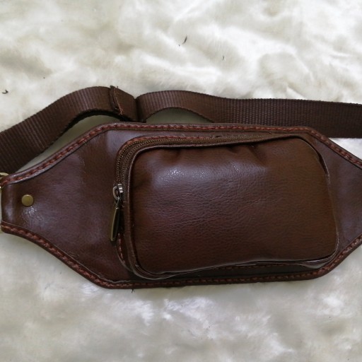 کیف کمری مردانه چرمی دست دوز با طراحی خاص