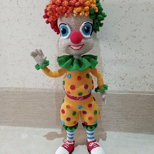 عروسک بافتنی دلقک باموهای رنگی و لباس  توپ توپی