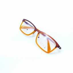 عینک طبی زنانه جنس فریم تمام قاب کائوچو و فلزی قابلیت ساخت انواع عدسی طبی را دارد