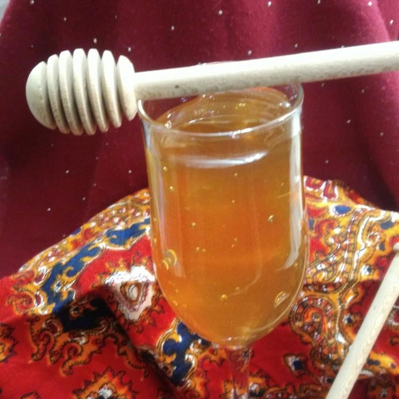 عسل گون دهاتی ضد پادرد و کمردرد 1 کیلویی دارای رنگی زرد شفاف بدون تغذیه 