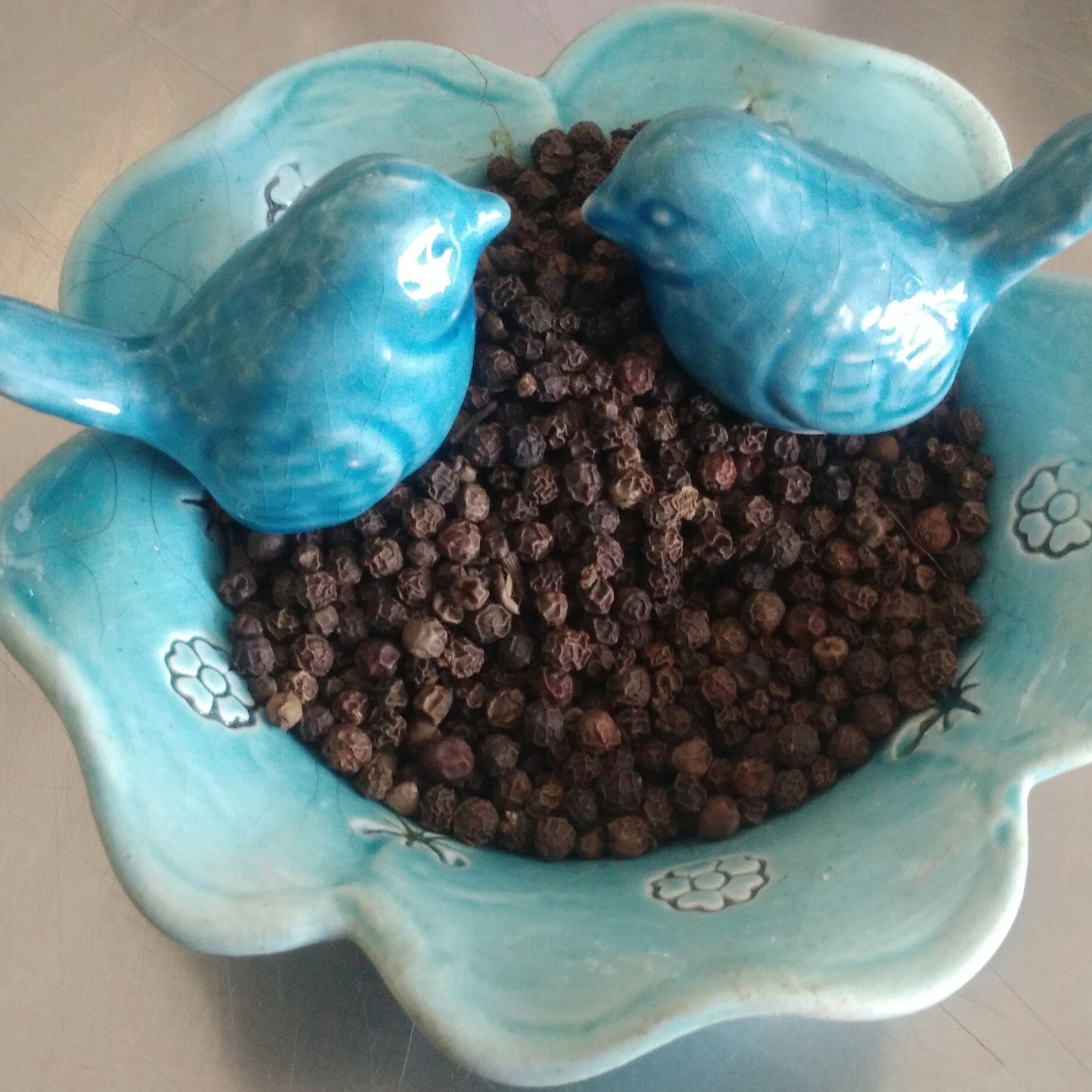 فلفل سیاه دانه ایی تازه و خوش عطر(100 گرمی)