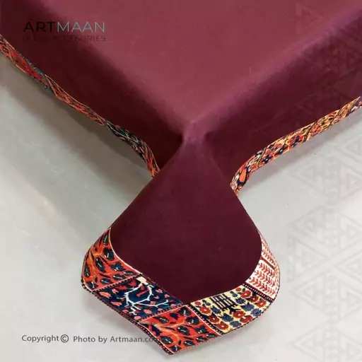 رومیزی مخمل  100x100 طرح زرشکی حاشیه خشتی آرت مان