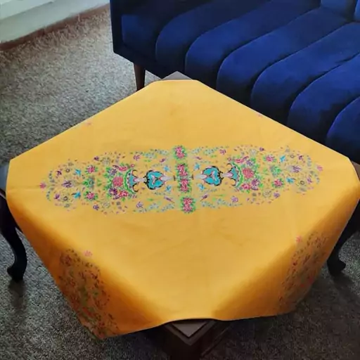 رومیزی مخمل  100x100 طرح رستا زرد  آرت مان