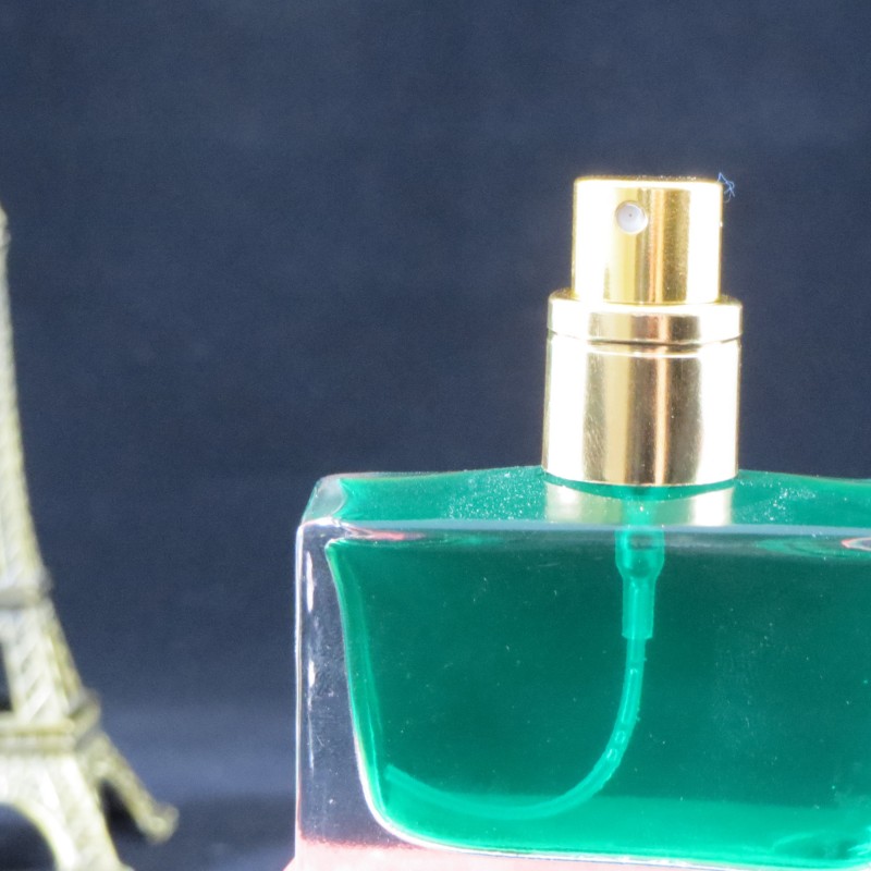 عطر جوپ سبز به صورت خالص با پخش بو و ماندگاری بالا به همراه ارسال رایگان