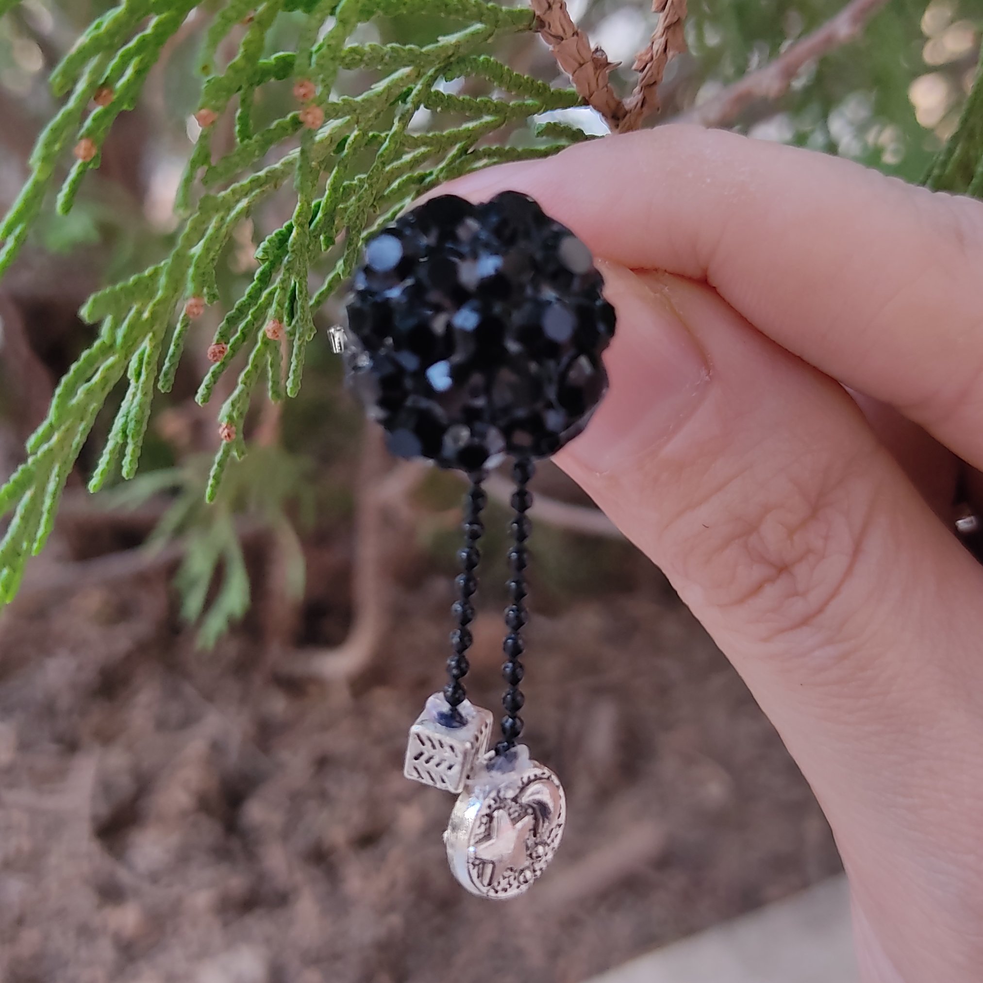 گیره روسری خاص و پرفروش،دارای آویزهای متفاوت