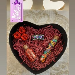 باکس سوپرایز قلبی گل و شکلات و پول ولنتاین روز  معلم روز زن . جعبه هدیه کادو تولد ولن روز دختر