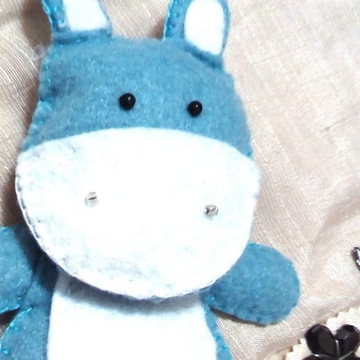 عروسک نمدی اسب آبی