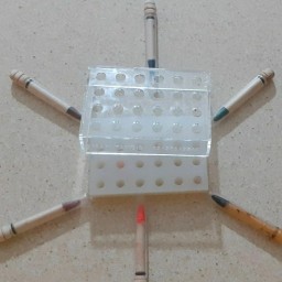 قالب سیلیکونی مداد 12 حفره با پایه نکهدارنده مداد