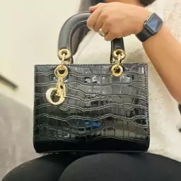 کیف  زنانه ورنی براق dior سایز بزرگ 