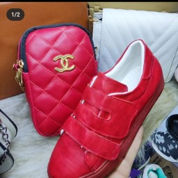 کفش اسپرت ونس قرمز زنانه .