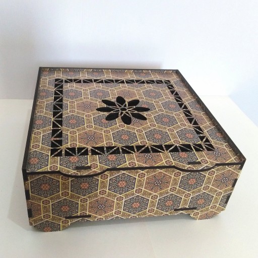 جعبه کادویی چوبی برند کیان لوح طرح منبت مناسب برای کادو ومصارف تزئینی مختلف مانند شکلات خوری