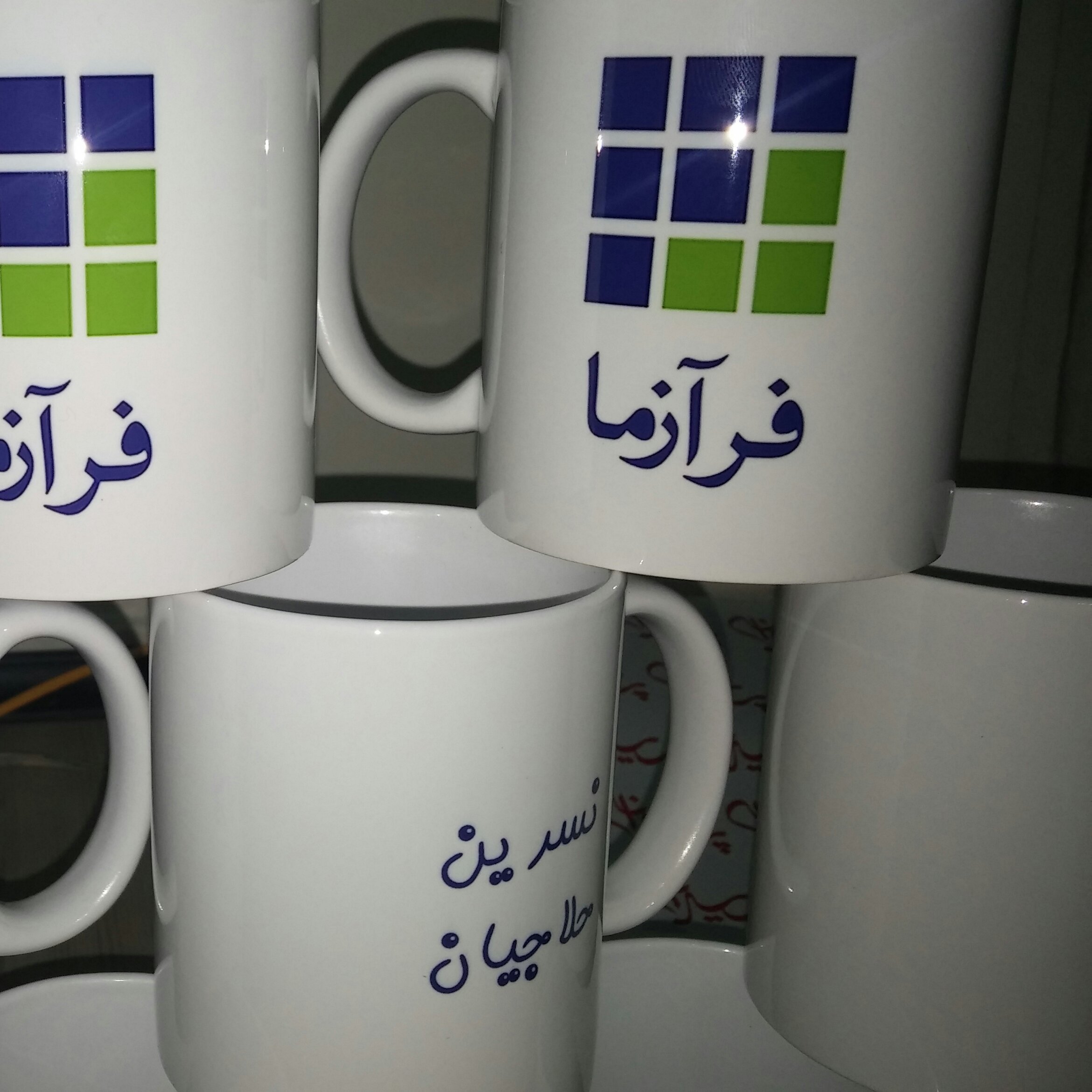 لیوان سفید سرامیکی