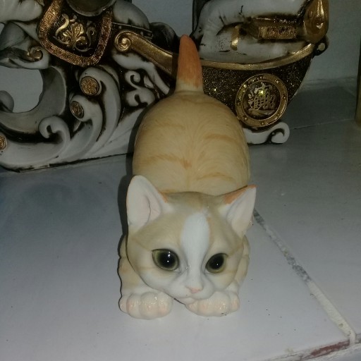 مجسمه گربه ملوس
