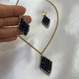 نیم ست کریستالی آبی درسا (الماس) همراه با  زنجیر و اتصالات استیل 