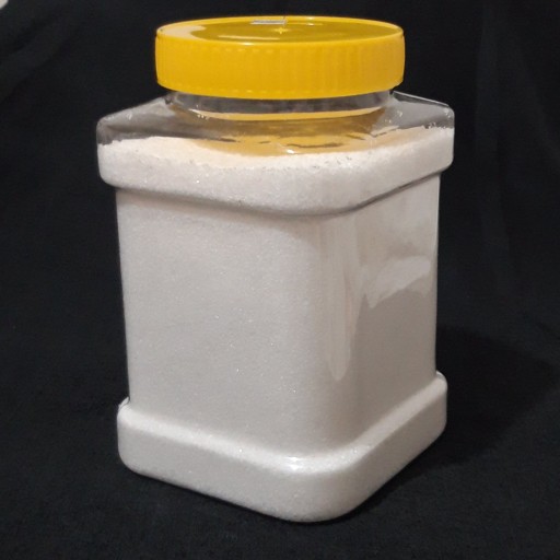 نمک سنگ نمک طبیعی آسیاب شده در قوطی پلاستیکی (1/5 کیلو خالص) موسسه پژوهشی طبی بازرگانی سیمرغ (پودری)