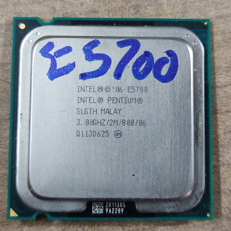 پردازنده cpu E5700سوکت 775