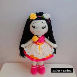 عروسک دختر بهار