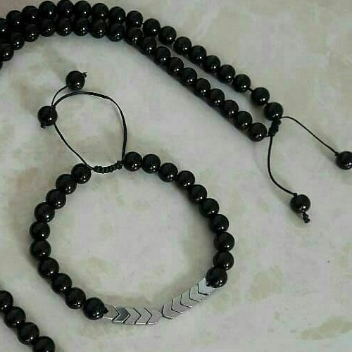 ست گردنبند و دستبند انیکس مشکی و سنگ حدید