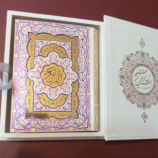 کتاب قرآن کریم  جیبی معطر جعبه دار دوبل برجسته پلاکدار
کد 1110