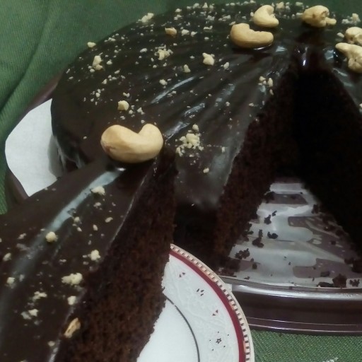 کیک کاکائویی روکش خامه شکلات( فقط در قم )