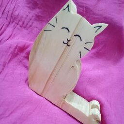 نگه‌دارنده چوبی گربه‌ای موبایل