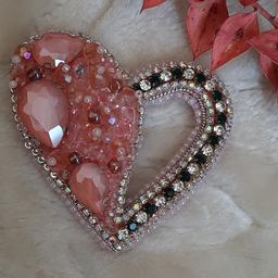 گلسینه جواهردوزی شده طرح  قلب  زیبا دستدوز کد 1