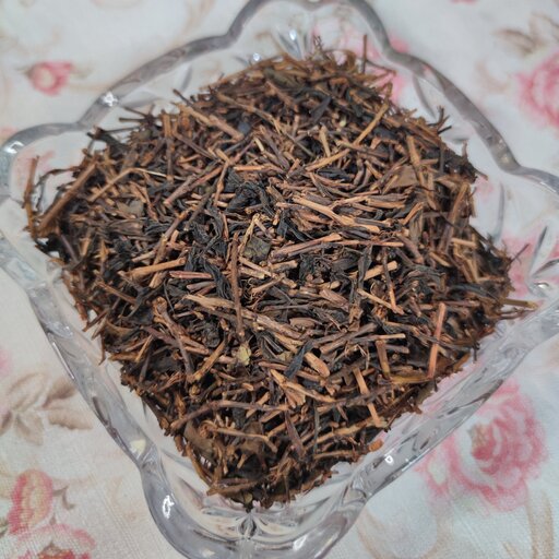 ساقه چای چوب چای لاهیجان معطر اعلا دو کیلویی 1403 با عطر و طعم چای قدیمی