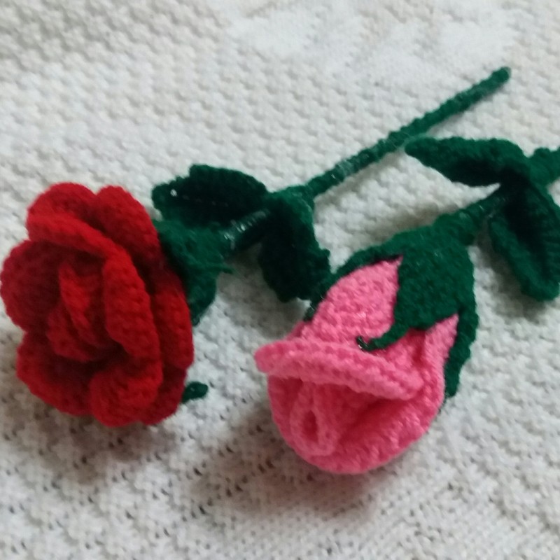 گل رز با کاموا