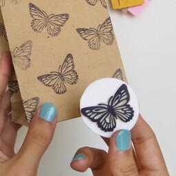 مهر دستساز  طرح پروانه مناسب زیبا کردن کاغذ پاکت پارچه و مقوا. ساخت کاغذ کادو بسته بندی