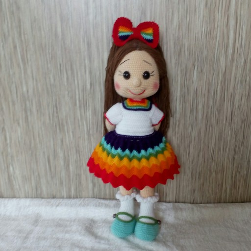 عروسک دختر رنگین کمان