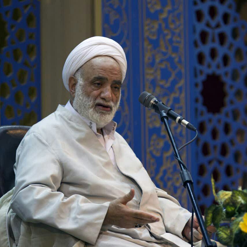 چاپ اختصاصی کتاب نماز سدی در برابر خطرات ، درسهایی از قرآن قرائتی 5 از انتشارات شبنما