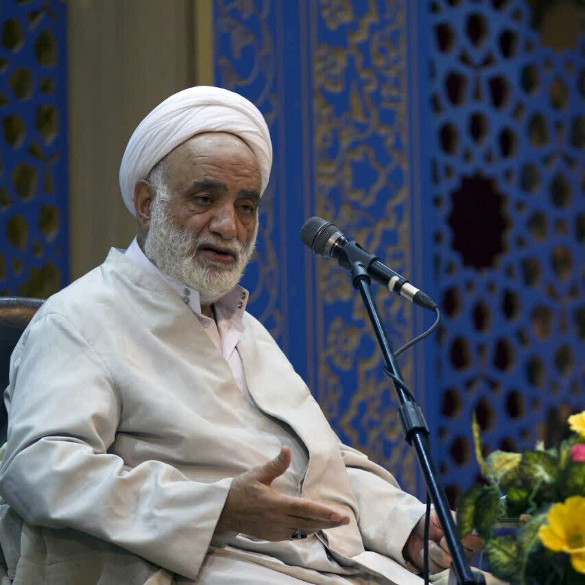 چاپ اختصاصی کتاب توبیخ و تشویق کارمندان ، درسهایی از قرآن قرائتی 12 از انتشارات شبنما