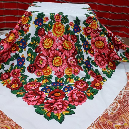 روسری نخی محلی زیبا150×150سانتی