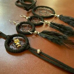 ست رومانتویی دستبند و گوشواره دریم کچر   با رنگ سیاه  قطر حلقه رومانتویی 5 سانت ، گوشواره  3 سانت