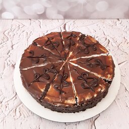کیک خامه ای شکلاتی با خامه نارگیلی و گاناش شکلاتی کیک کافی شاپی کیک عصرانه  ارسال پس کرایه