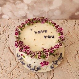 کیک تولد خامه ای با گل طبیعی کیک تولد خانمها ارسال پس کرایه 