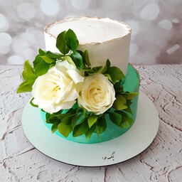  کیک تولدکیک خامه ای کیک تولد کیک دو طبقه کیک با گل طبیعی کیک خاص بارنگ تیفانی ارسال پس کرایه 