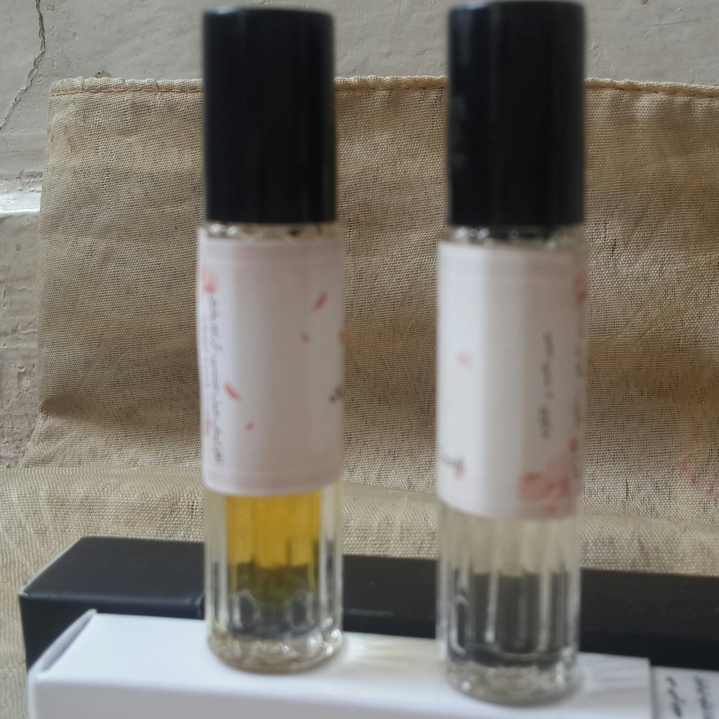 پک عطر طبیعی _ترکیبی (مشک آلزا)پرداخت مبلغ پست زمان تحویل6سی سی کلی وجزیی