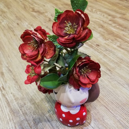 گلدان عروسکی