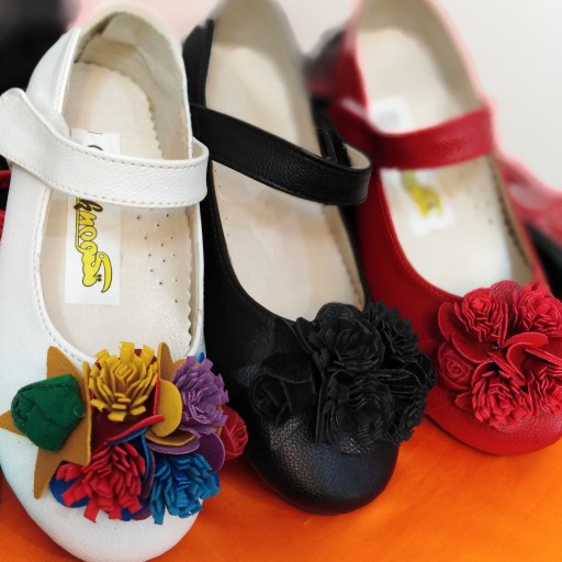 کفش دخترانه در سه رنگ