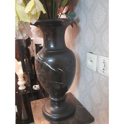 گلدان سنگی رنگ مشکی سنگ نجف آباد سایز  متوسط