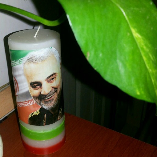 شمع مزین به عکس سردار دل ها