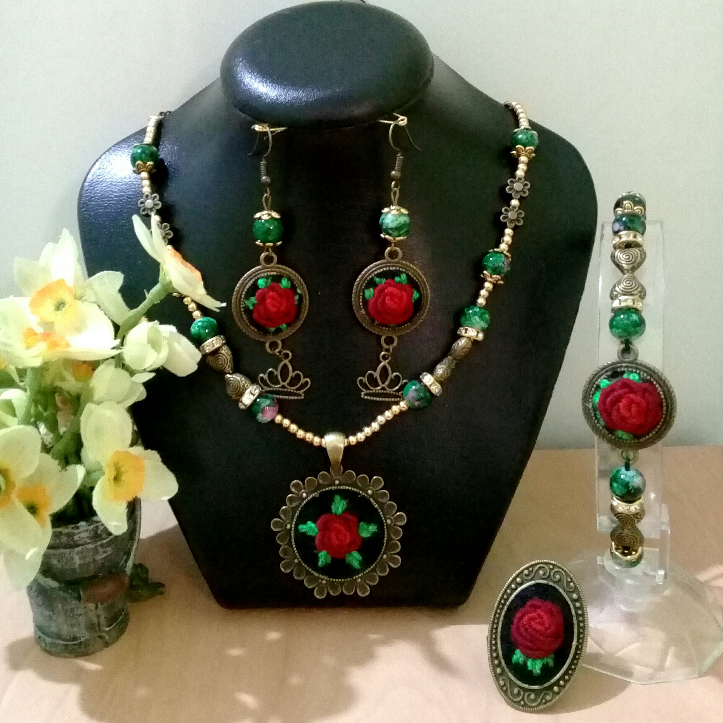 ست کامل برنزی گلدوزی شده سبزینه (ارسال رایگان)