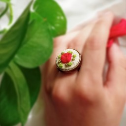 انگشتر گلدوزی شده با دست مدل گل قرمز