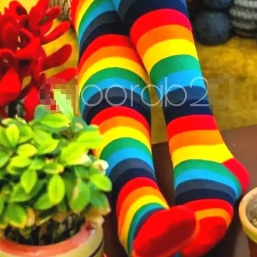 جوراب رنگارنگ بلند، در رنگبندی مختلف، وطرح مختلف