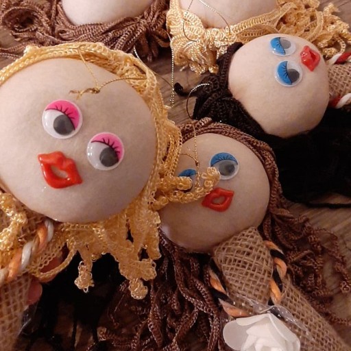 عروسک های آویز کنفی